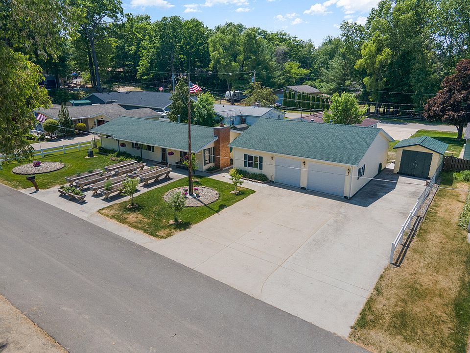 121 Twin Elm St, Houghton Lake, MI 48629 Zillow
