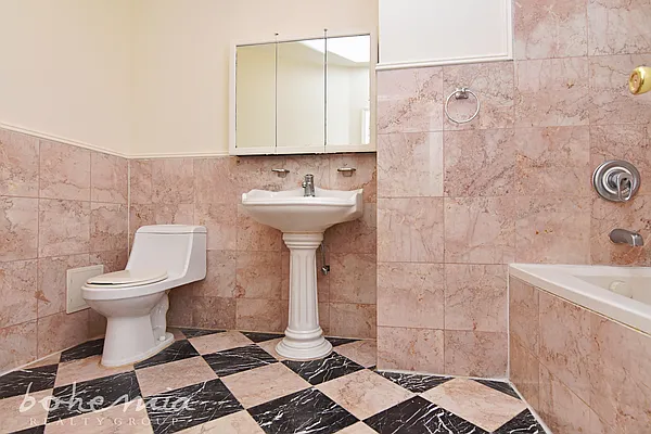 Rented by Bohemia Realty Group | media 5