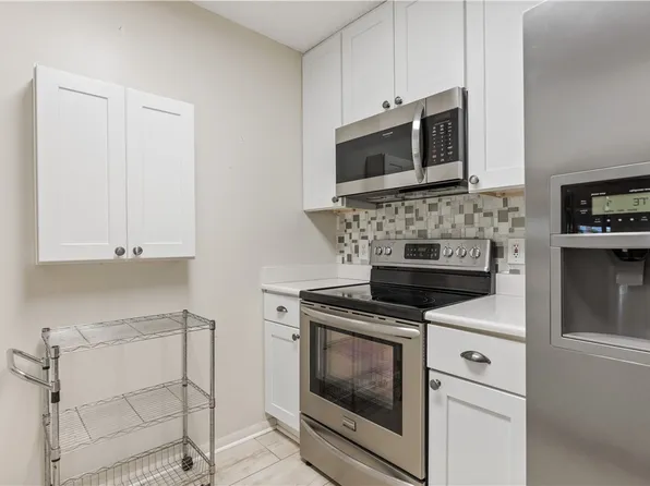 21 Plantation Dr APT 205, Vero Beach, FL 32966