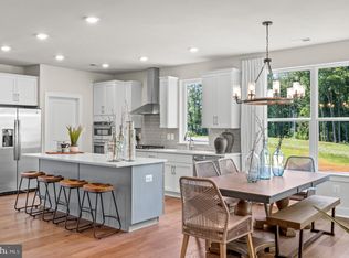811 Horseshoe Falls Dr, Newark, DE 19702