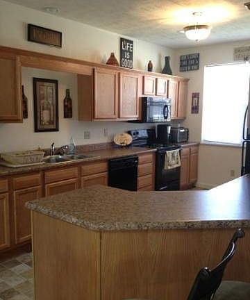 3rd image of 107 Amber Ln #107