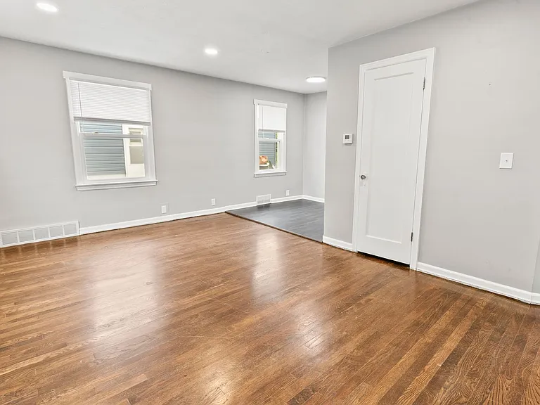 4841 Pierce St — Photo 8