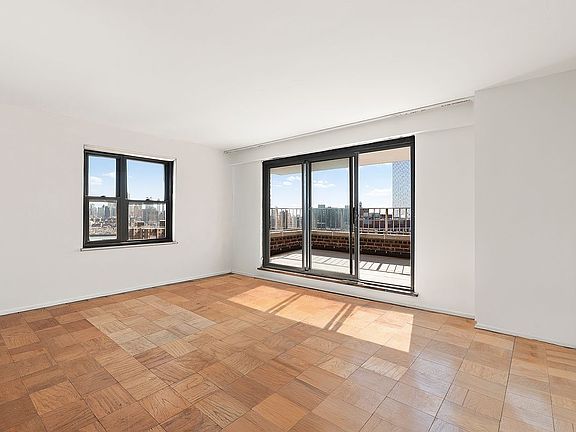 3rd image of 264 Broadway APT C1801