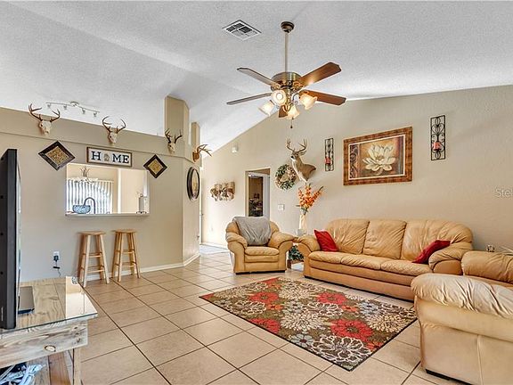 4th image of 8134 Oakhurst Blvd