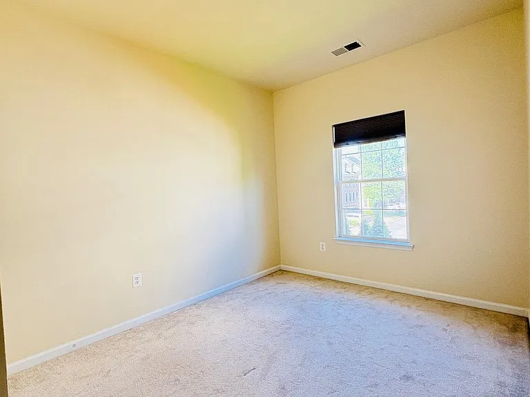 4651 Carisbrooke Ln — Photo 7
