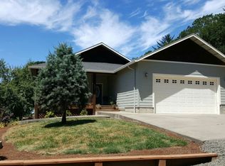 822 NE Center St, Sheridan, OR