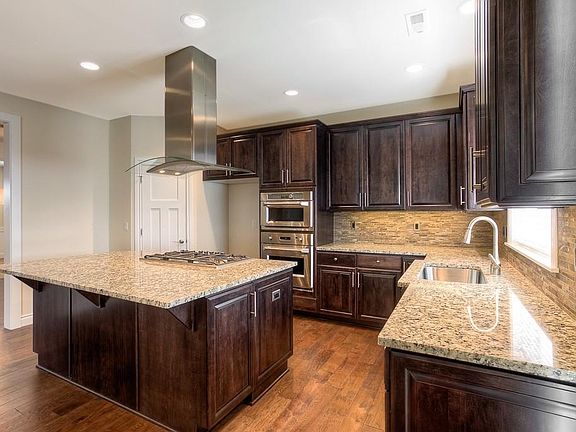 Kitchen layout-different cabinet color