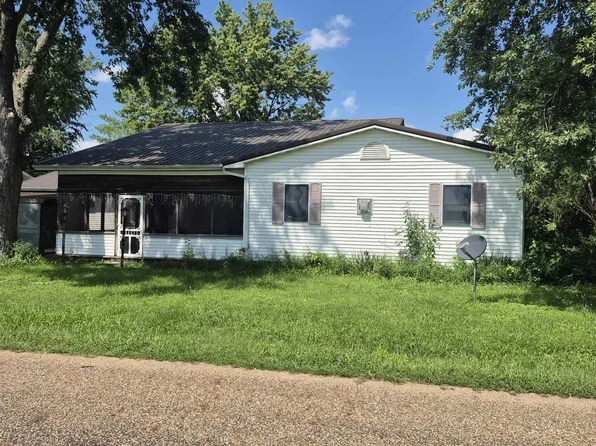 303 E Walnut St, Eldon, IA 52554