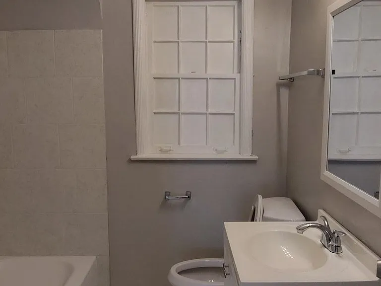 2386 Larose Ave — Photo 10