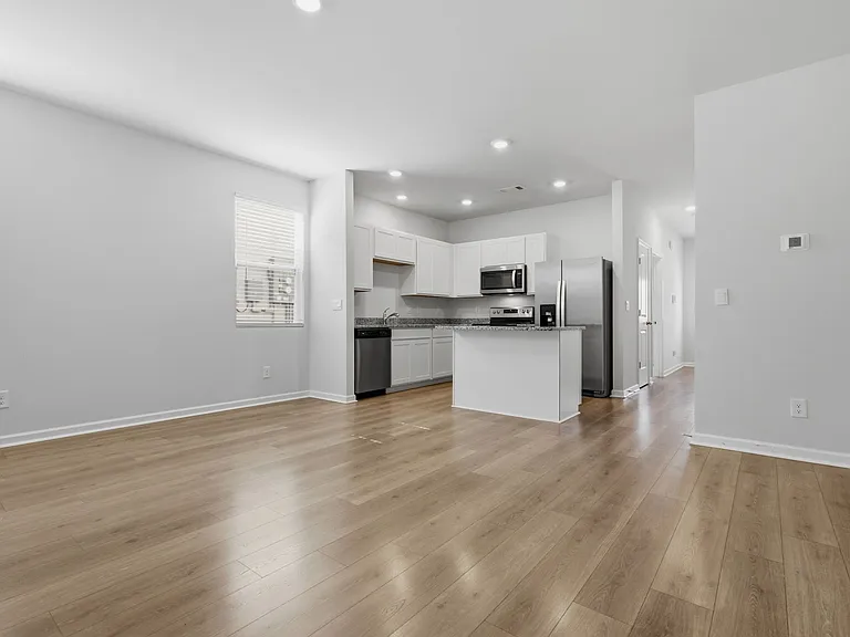 129 Cecil Rd — Photo 10