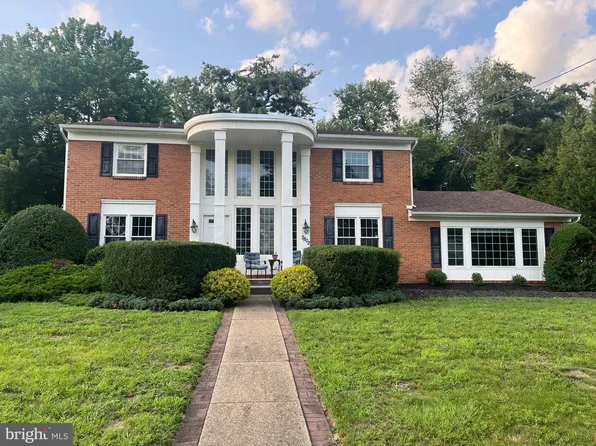 2802 Waterford Dr, Cinnaminson, NJ 08077