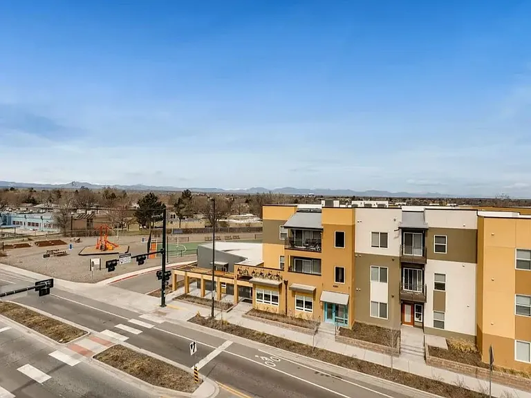 Del Corazon Apartments — Photo 13