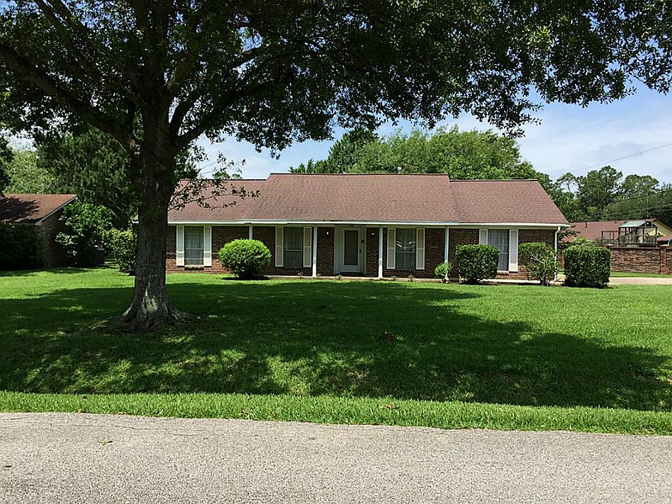 1st image of 318 E Circle Dr