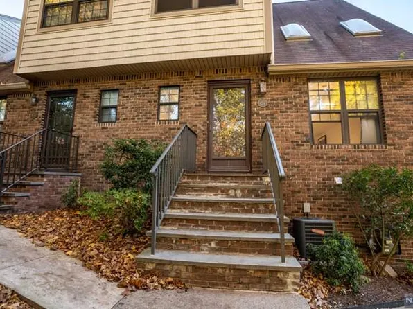 101 E Oak St APT C-1, Oakland, NJ 07436