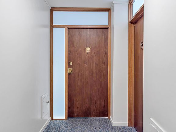 5th image of 2135 Argyle Ave #101