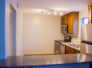 2430 Q St #5, Lincoln, NE 68503