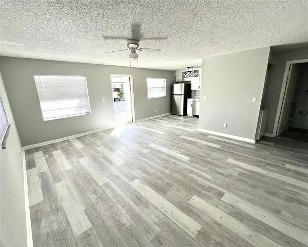 2 bed, 1.0 bath, 816 sqft, $1,600 — Photo 3