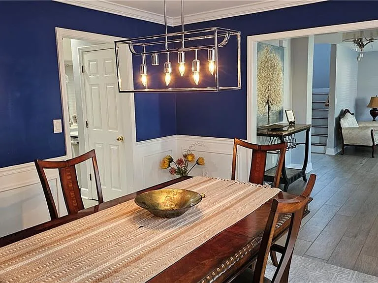 1005 Chads Rdg — Photo 2