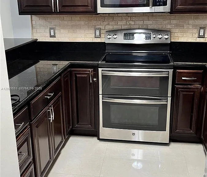 6225 Kendale Lakes Cir #263 — Photo 1