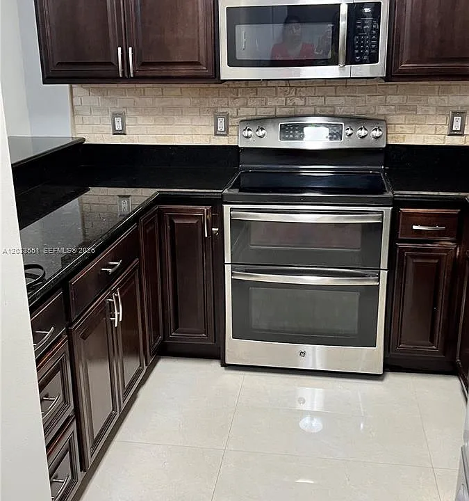 6225 Kendale Lakes Cir #263