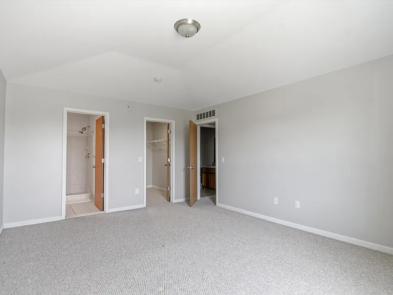 1304 Riversedge Dr — Photo 32
