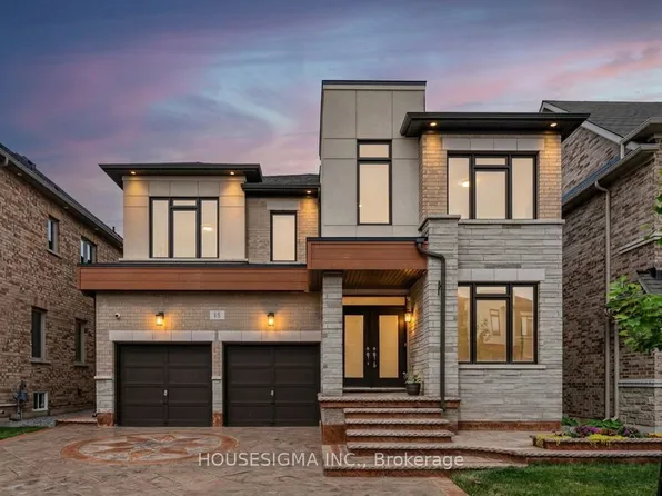 15 Edworthy Gdns, Hamilton, ON L8B 1Y8