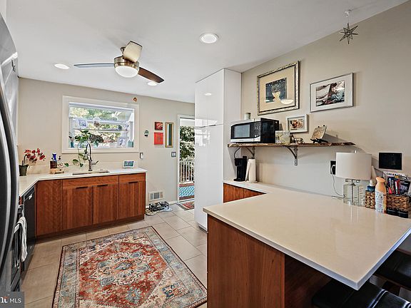 5th image of 236 Sacred Heart Ln