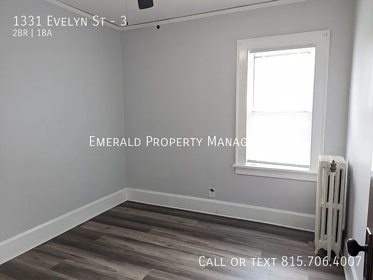 1331 Evelyn St #3 — Photo 9