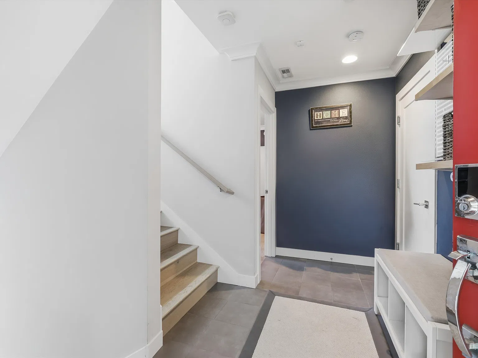 3 bed, 3.5 bath, 2409 sqft, $4,950 — Photo 3
