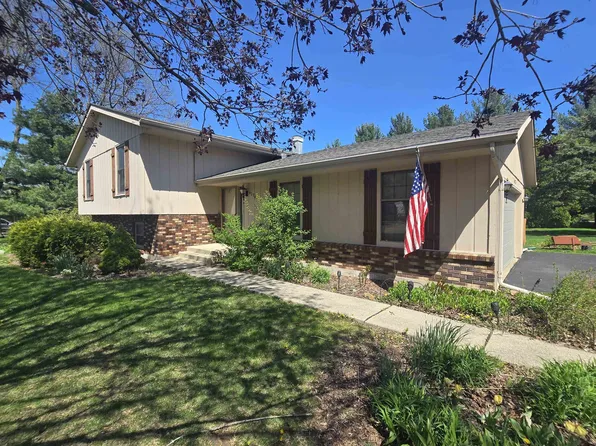 6174 Carlsburg Ln, Rockford, IL 61109