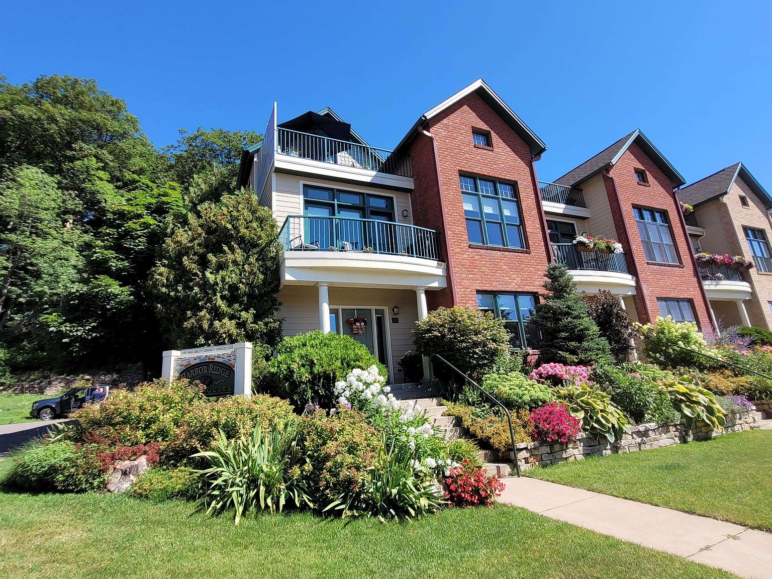 211 N Lakeshore Blvd, Marquette, MI 49855 Zillow