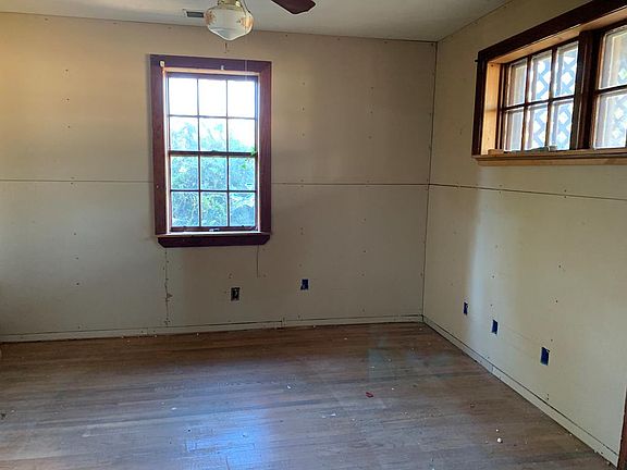 2nd image of 202 Lee Dr