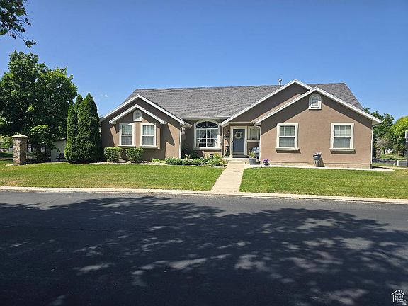 3rd image of 969 S Cove Rd