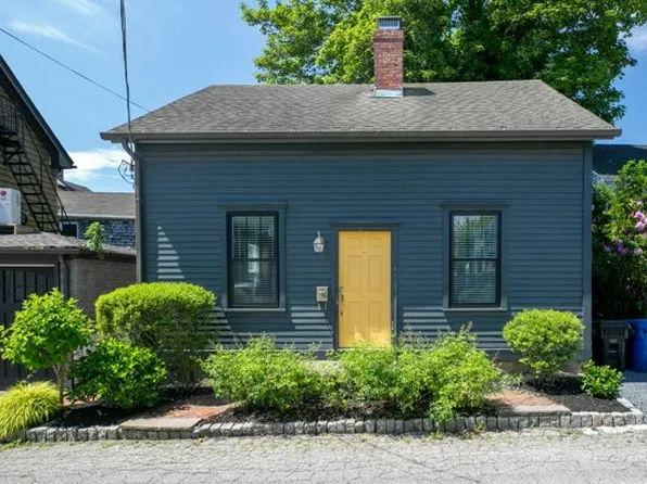 5 Stewart St, Newport, RI 02840