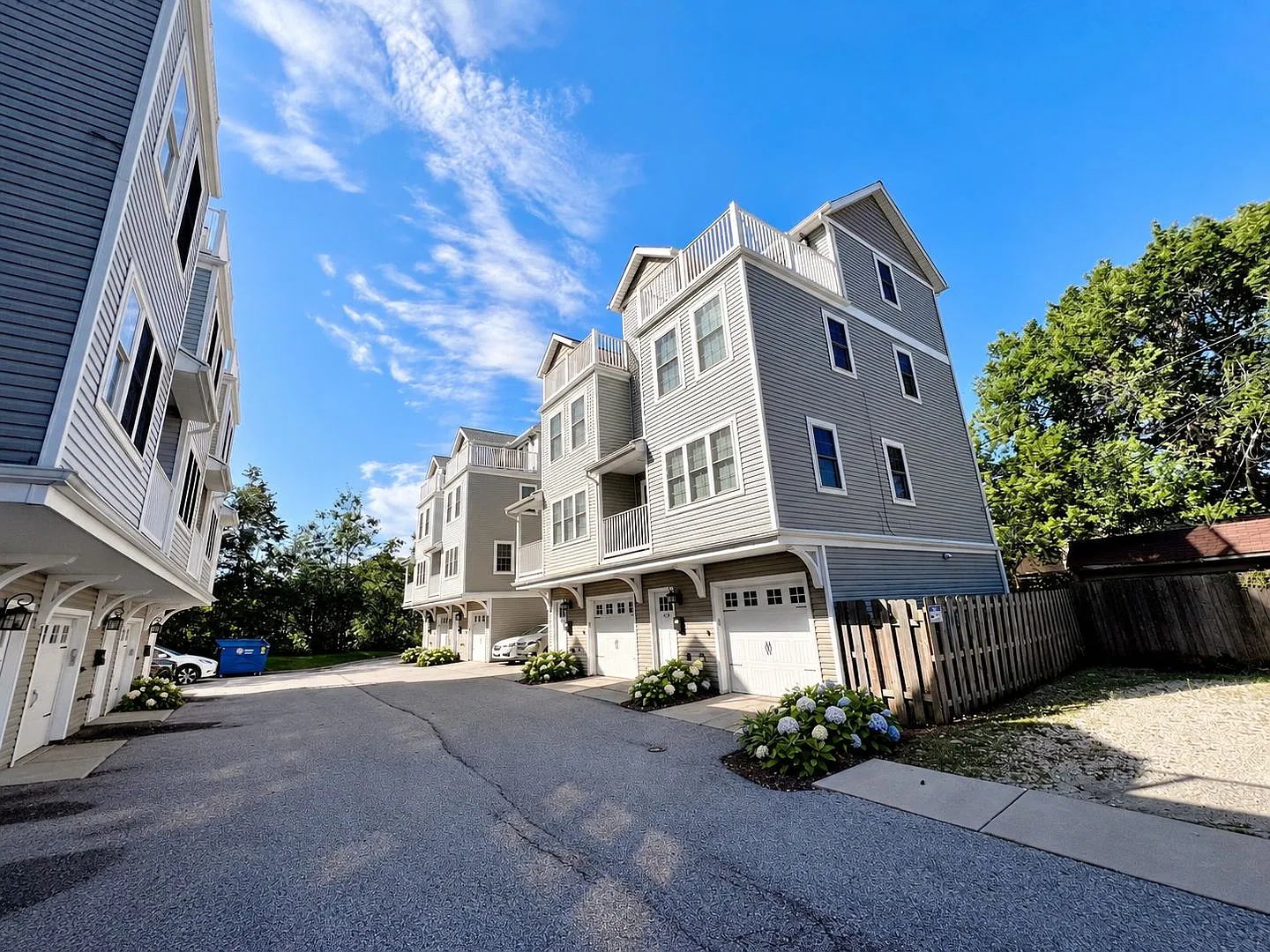 Modern Tremont Townhome with Attached Garage | 3 Bedrooms, 1.5 Bathrooms — Photo 1