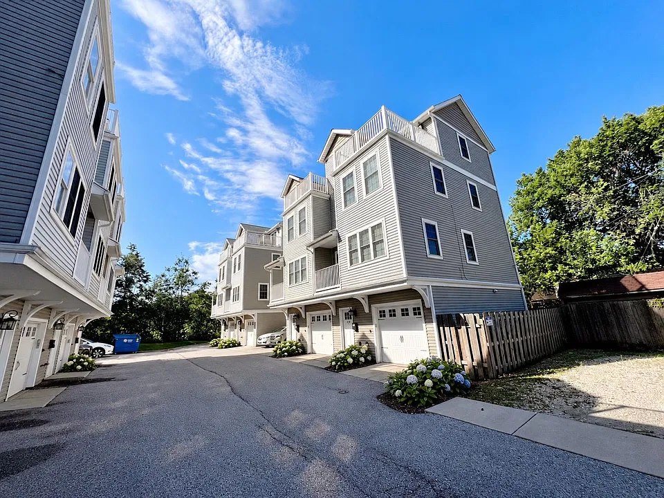 1135 Auburn Ave