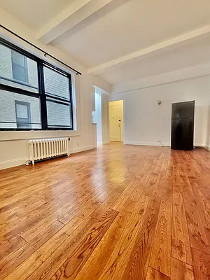 Rented by David Francis New York LLC | media 6