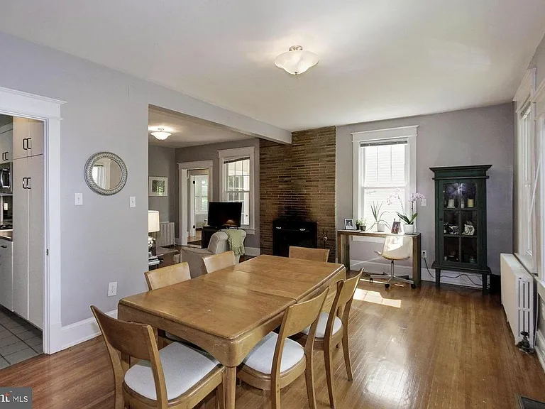 5065 Macarthur Blvd NW — Photo 3