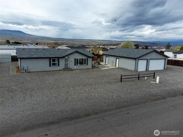 110 Thunderbird Way SW, Mattawa, WA 99349