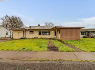 412 SE Grant St, Sheridan, OR 97378