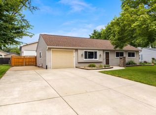 68 Springdale Rd, Montgomery, IL 60538