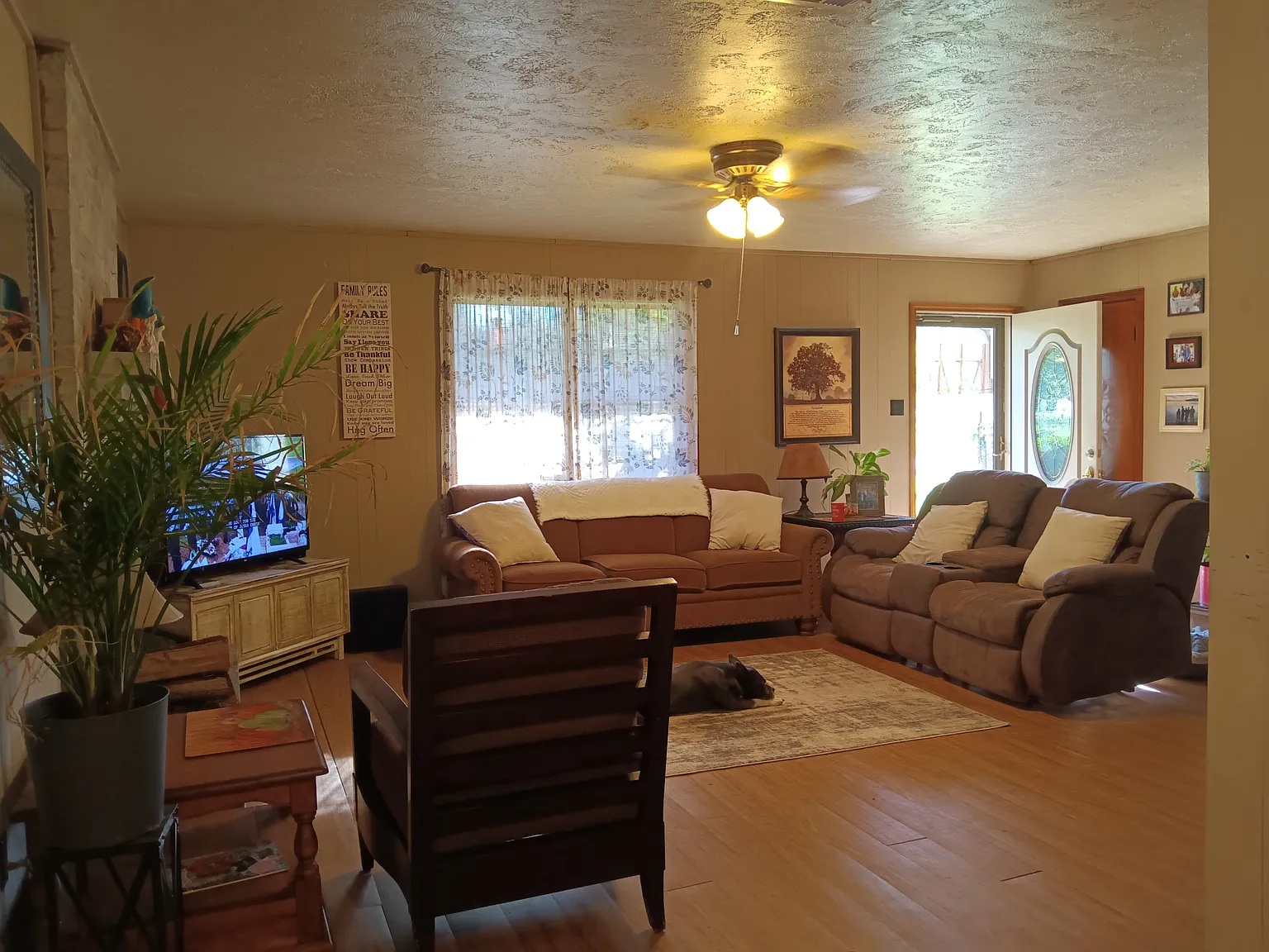 2 bed, 1500 sqft, $1,450 — Photo 1