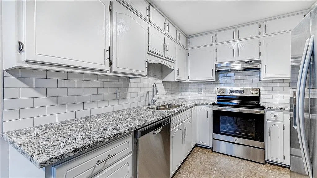 3 bed, 1225 sqft, $1,650 — Photo 3
