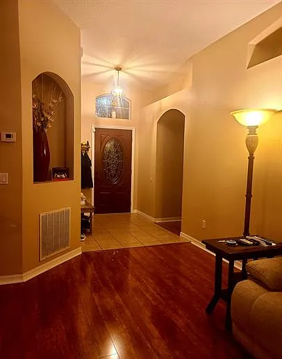 1213 Bexley Ct — Photo 2