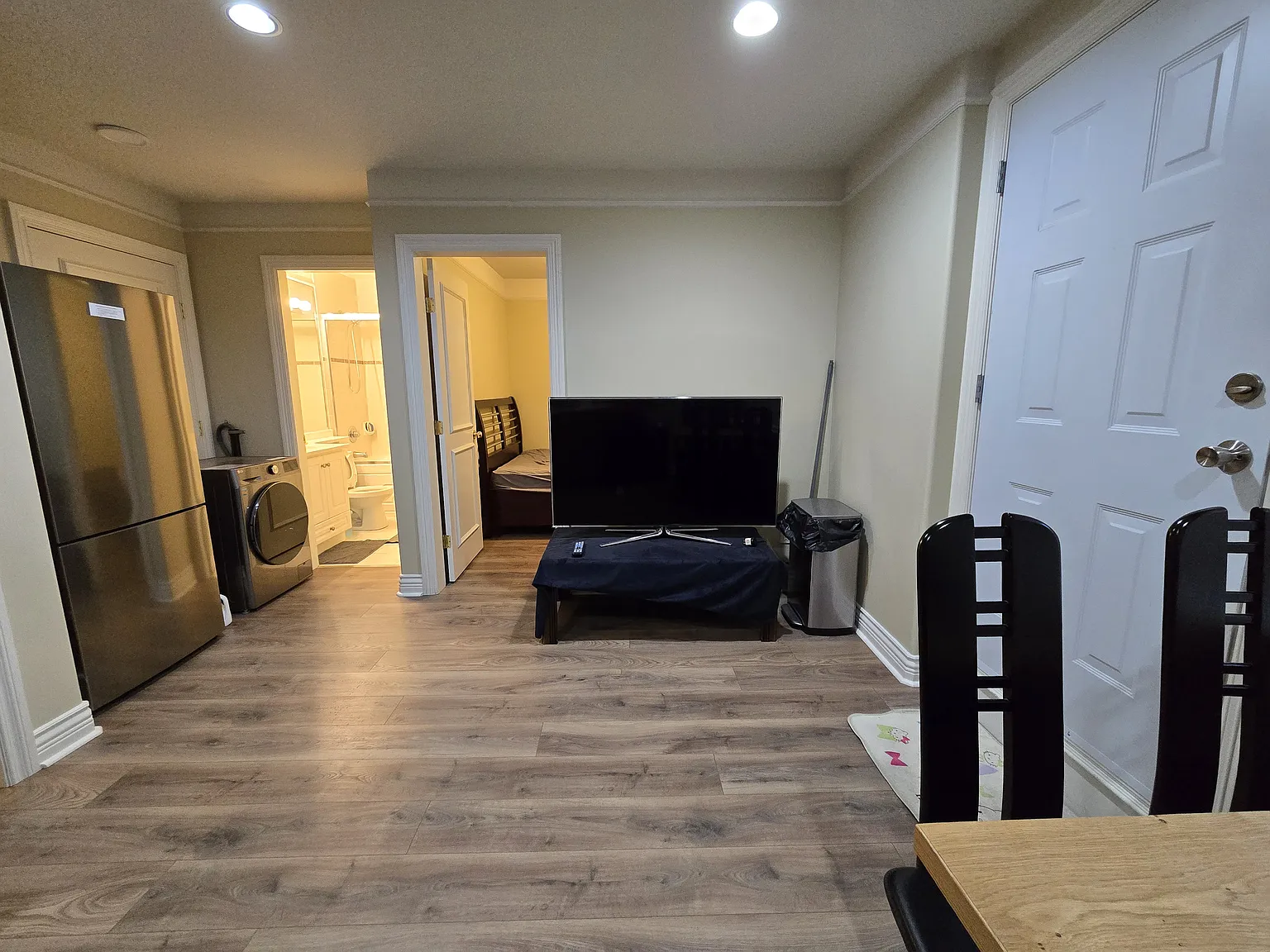 2 bed, 425 sqft, $1,100 — Photo 3