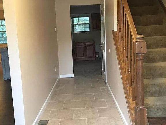 2nd image of 7 Marken Ct