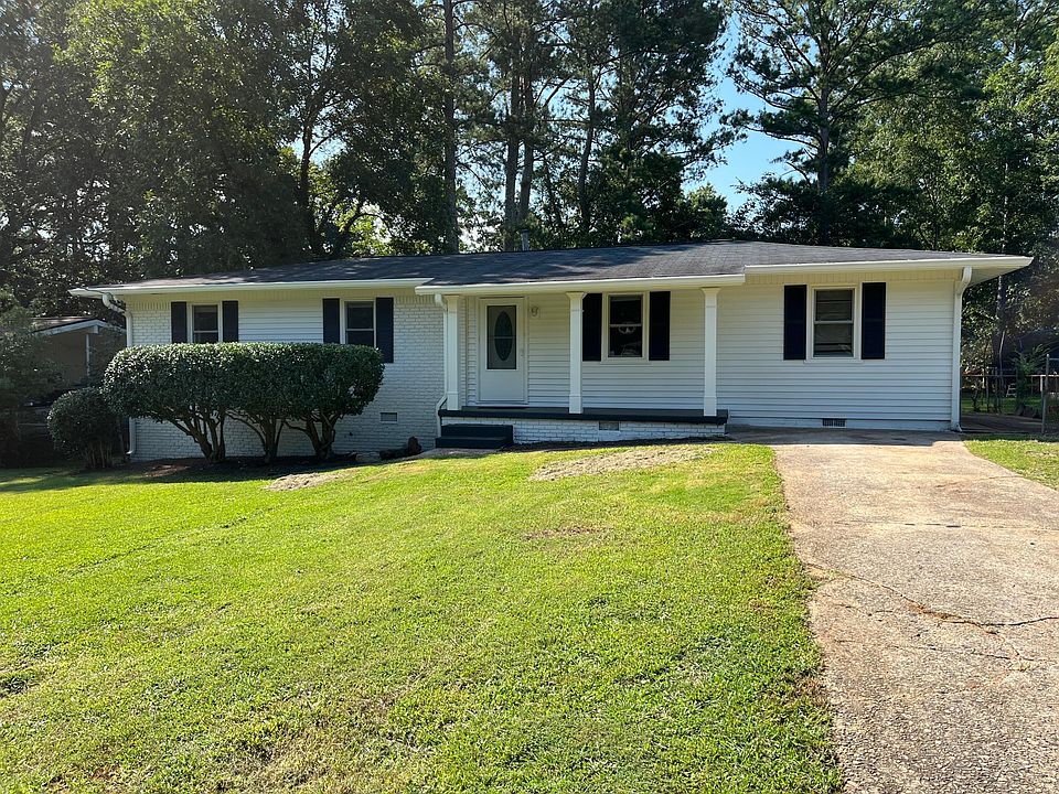 1st image of 638 San Fernando Dr SE