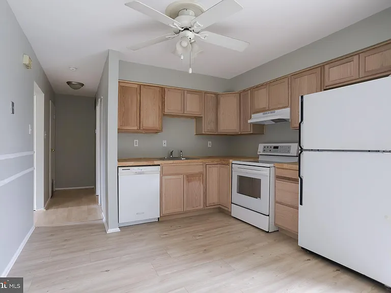1940 Arrowood Dr — Photo 11