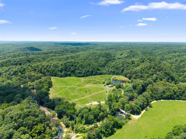 318 Pruett Ln, Hurricane Mills, TN 37078