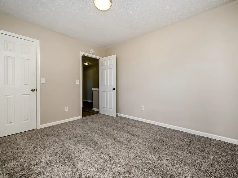 413 Grove Park Dr — Photo 13